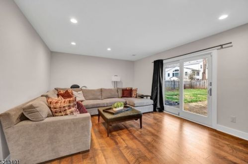 23 Bromleigh Way, Greystone Park NJ  07950-1624 exterior