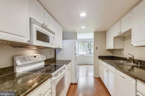 7702 Trevino Ln, Falls Church VA  22043-3507 exterior