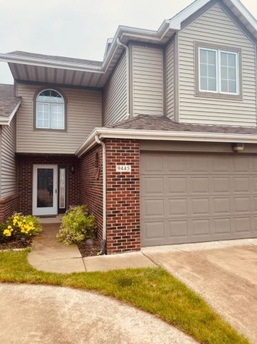 9445 Van Buren St, Crown Point, IN 46307-1724