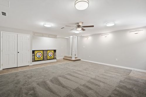 111 Warren Dr, New Kensington PA  15068-5256 exterior