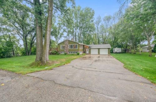 164 Brantwood Ave, Green Bay, WI 54303-6220