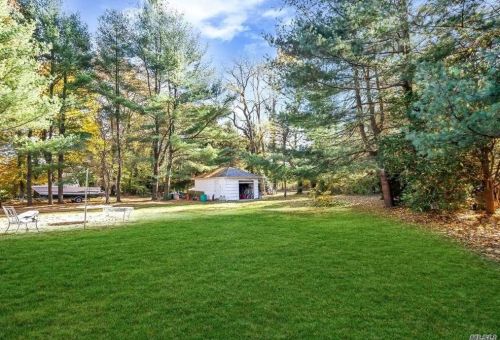 3 Roosevelt Ave, Muttontown NY 11545-1531 exterior