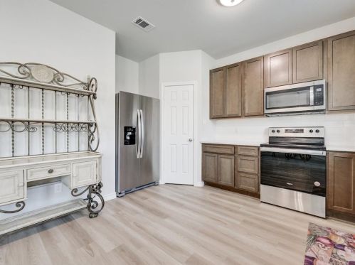 3429 Shelby Ave, Greenville TX  75402-6152 exterior