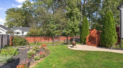 12 Hickory St, Cranford NJ  07016-3045 exterior