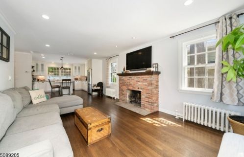 186 1st Ave, Little Falls NJ  07424-2206 exterior