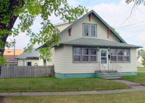 320 2nd St, Ladysmith, WI 54848-1868