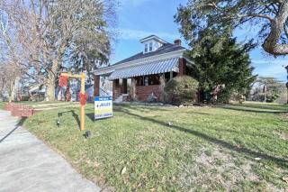 215 Queen St, Lees Cross Roads, PA 17257-1414