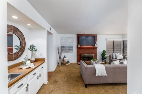 34 Christamon, Irvine CA 92620-1829 exterior