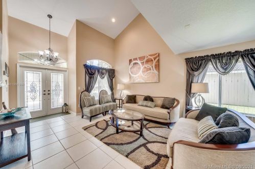 252 179th Ave, Hollywood, FL 33029-3905