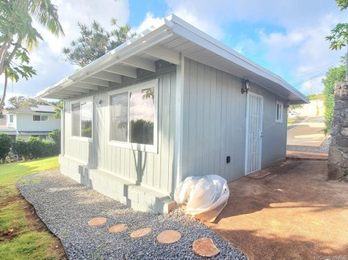 99-1149 Napuanani Rd, Aiea, HI 96701