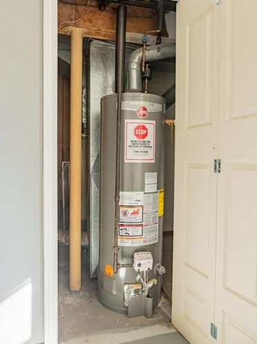 12 Time St, North Providence RI  02904-4721 exterior