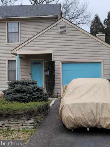 3404 Fort Lyon Dr, Woodbridge, VA 22192-1036