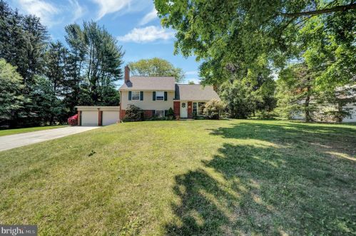683 Wallace Dr, Wayne, PA 19087-1911