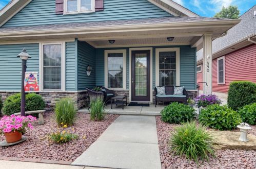 1550 Swansea Ln, Valpo, IN 46385-6400