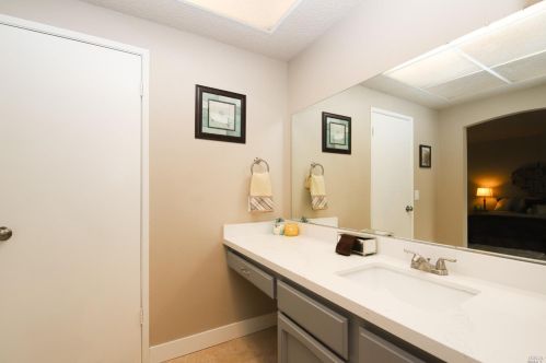 118 Oakmeade Ct, Vacaville CA exterior