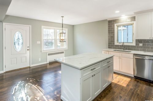 190 Violet Ave, Floral Park NY  11001-3026 exterior