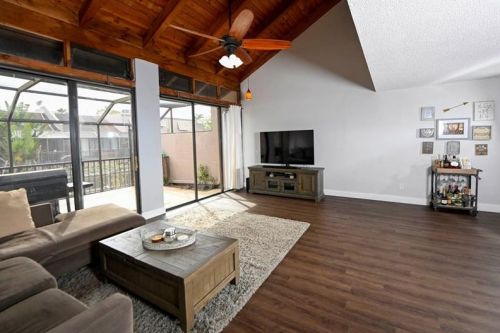 11300 15th Ct, Hollywood, FL 33026-2694