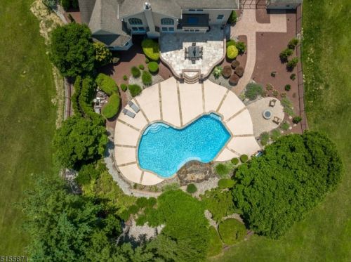 16 Neshanic Dr, East Amwell Township NJ  08551-1844 exterior