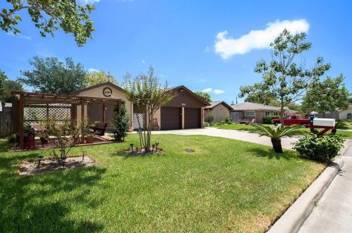 2010 27th St, Texas City, TX 77590-4831
