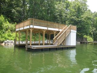 8442 Chick Dr, Longisland, NC 28609-8829