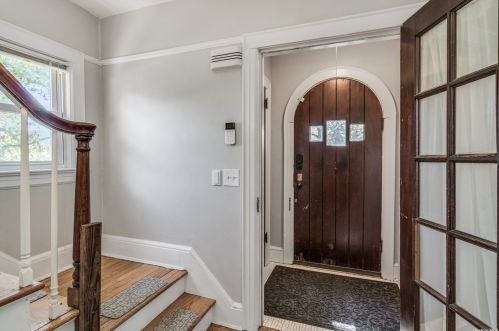 23 Oneill Ave, Bayshore, NY 11706-6825