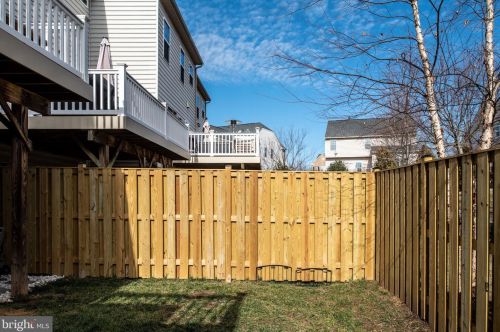 7009 Darbey Knoll Dr, Gainesville VA  20155-3634 exterior