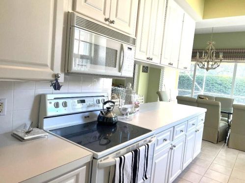 2028 Valencia Dr, Delray Beach FL  33445-5326 exterior