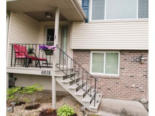 6838 Sandlewood Rd, Saint Paul, MN 55125-2174