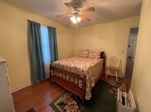 140 Oakland Dr, Kingstree SC  29556-1810 exterior