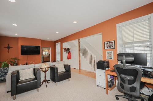 5 Gerry Ave, Newmarket NH  03857-1901 exterior