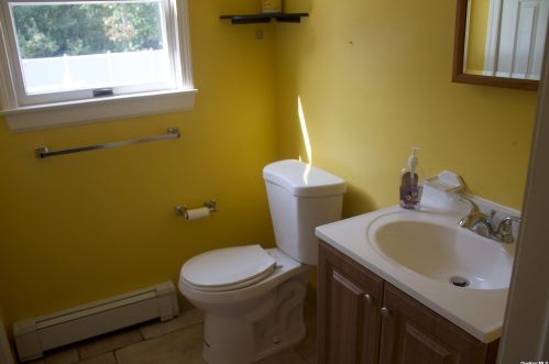 12 Ramblewood Rd, Shoreham NY  11786-2300 exterior