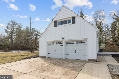 603 Crystal Lake Ave, Tavistock NJ  08033-2711 exterior