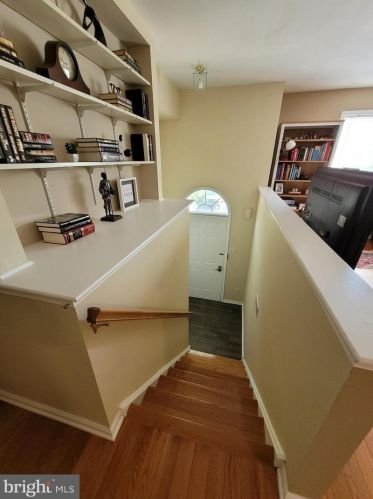101 Carol Ct, Lansdale, PA 19446-1570