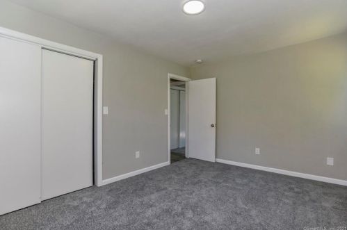 3 Marlin Dr, Waterford CT  06385-2605 exterior