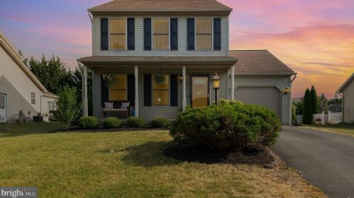 7 Sussex Dr, Carlisle, PA 17013-4800
