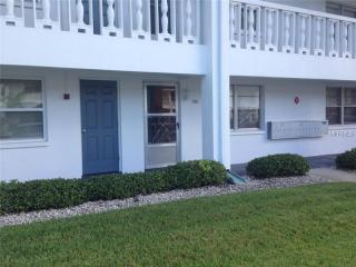 213 Brandy Wine Dr, Largo, FL 33771-1852