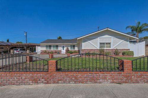 19843 Ermine St, Santa Clarita, CA 91351-1136
