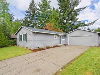 10810 82nd Ave, Portland, OR 97223-2413