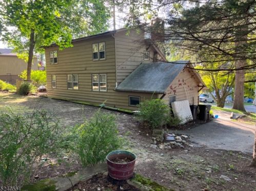 47 Hillside Rd, Sparta NJ  07871-2013 exterior