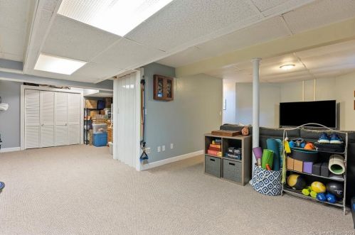 275 Wooster St, New Britain CT 06052-1030 exterior