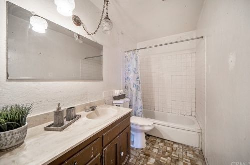 13371 Neptune Ct, Garden Grove CA  92843-2724 exterior