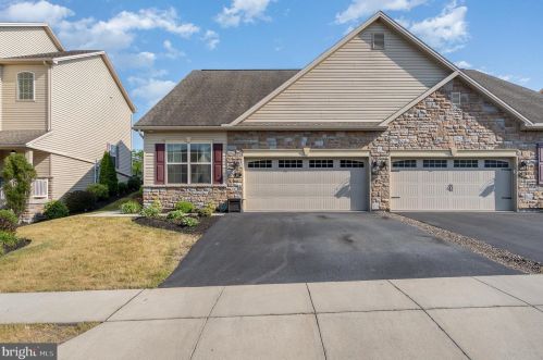 37 Crest Vw, Carlisle, PA 17013-9623