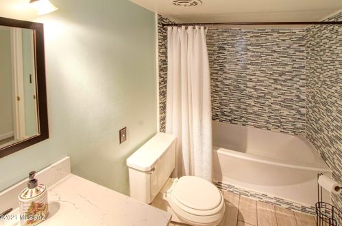 2261 Rainbow Vis Dr, Tucson AZ 85712-2914 exterior