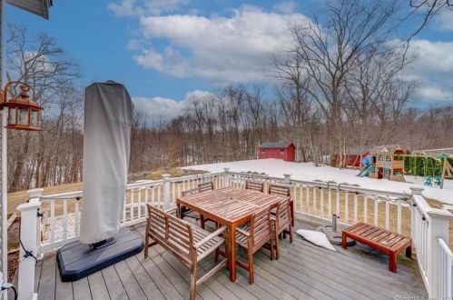 14 Farm Ridge Rd, Unionville CT  06013-2018 exterior