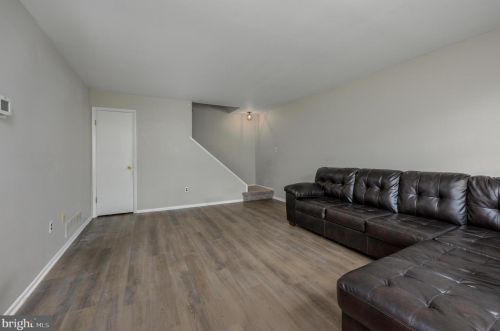 2026 Harbour Dr, Palmyra NJ  08065-1120 exterior