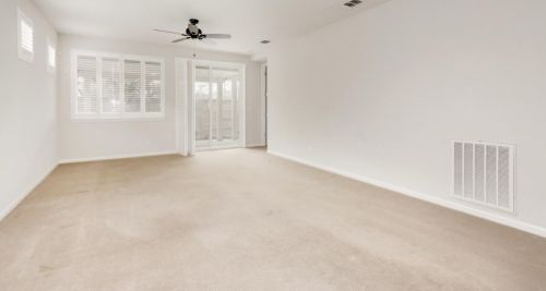 7500 Abbey Cir, Elk Grove CA  95757-5103 exterior