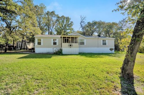 6 Falls View Ct, Huntsville, TX 77320-0400