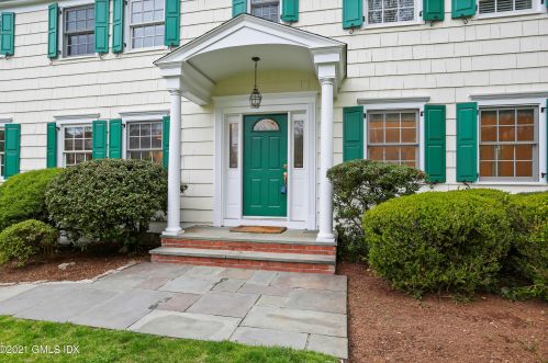29 Verona Dr, Riverside CT  06878-1910 exterior