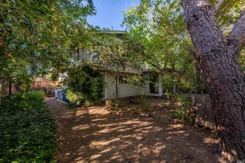 817 Walnut Ave, Ukiah CA  95482-3702 exterior