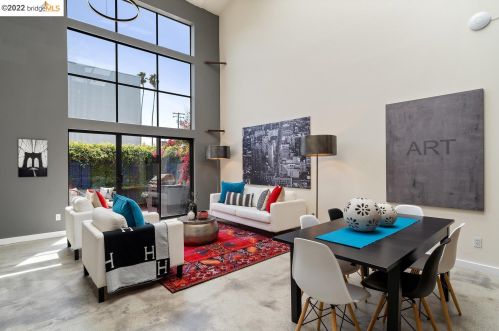 2858 Helen St, Oakland CA  94608-4028 exterior